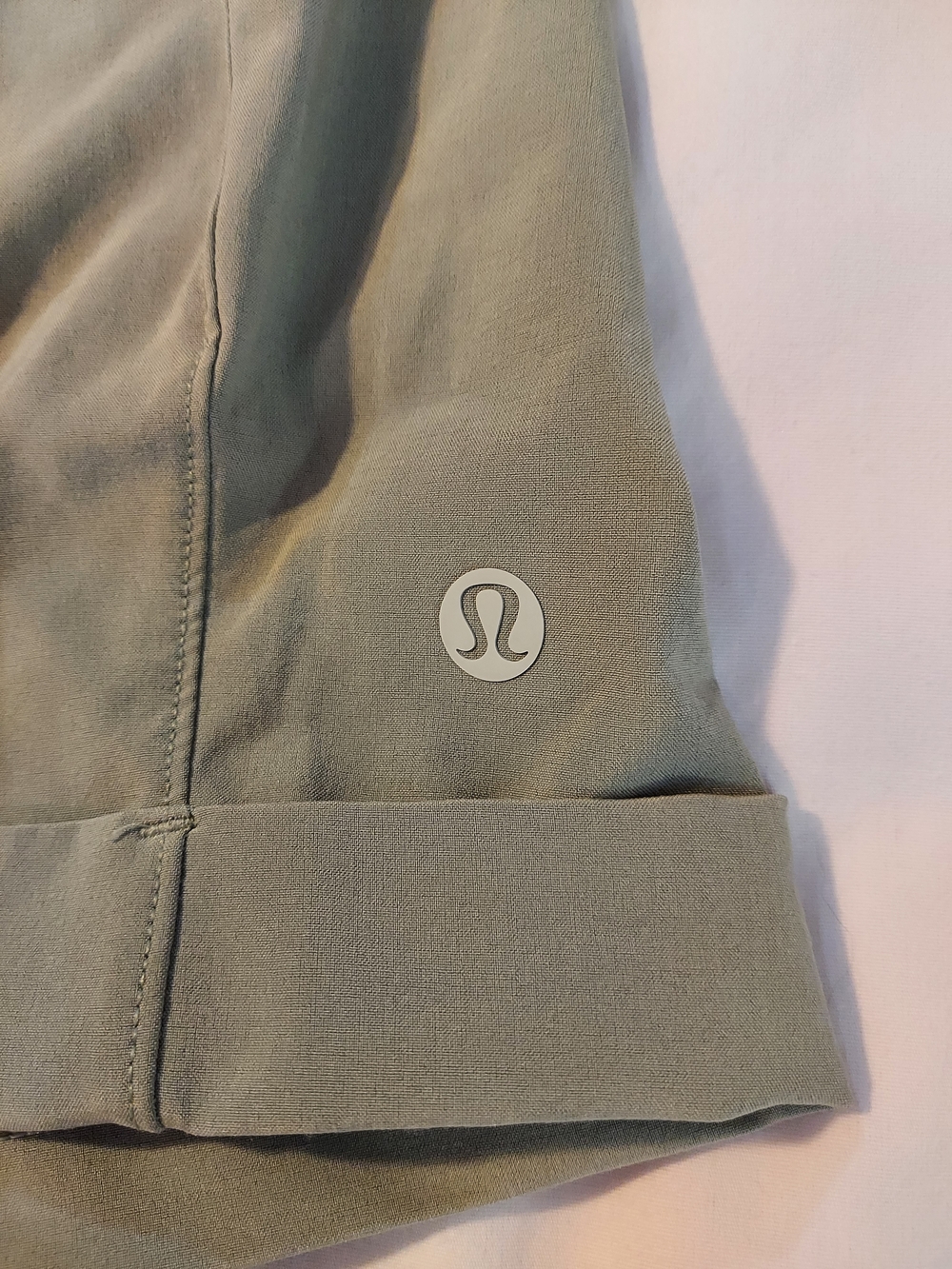 Lululemon Spring Break Away Shorts *4-Way Stretch 3" - Sea Moss / Juniper - 12 - Picture 3 of 8